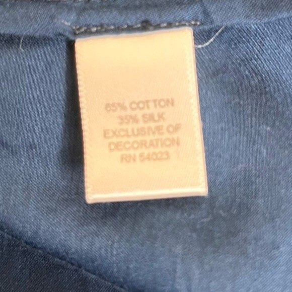 Banana Republic Silk Blend Sleeveless Raw Edge Ruffle Neck Navy Top Women Small - Picture 6 of 11